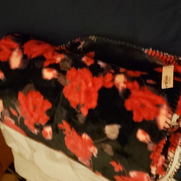 Victoria's Secret Other - VICTORIA SECRET Sherpa Red 🌹 Rose Blanket RARE CANOT FIND ANYMORE